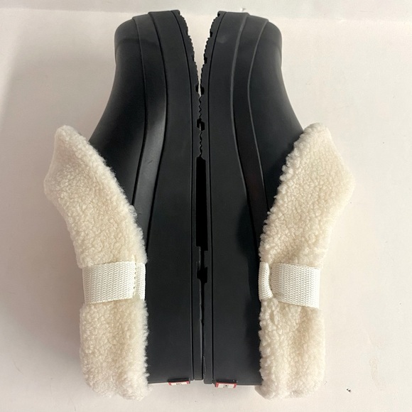 NWOT Hunter Vegan Shearling comfort lined clogs.In Excellent condition.Size 11 - Picture 6 of 13